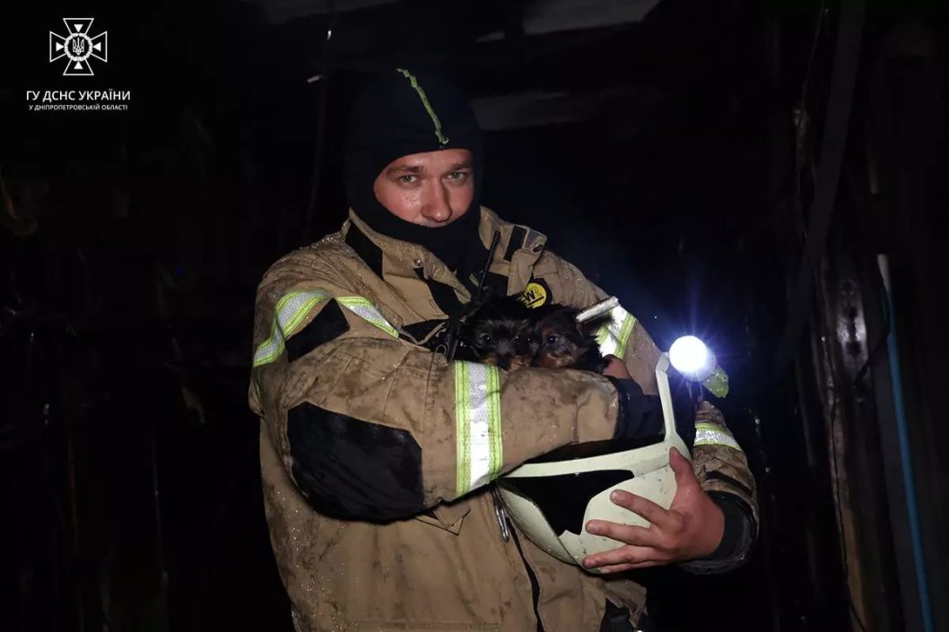 Масштабна пожежа у багатоповерхівці в Дніпрі: 44 врятованих та 2 постраждалих - рис. 3