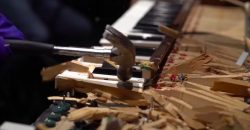 В Днепре на Сечеславской Набережной вандалы разбили уличное пианино - рис. 9