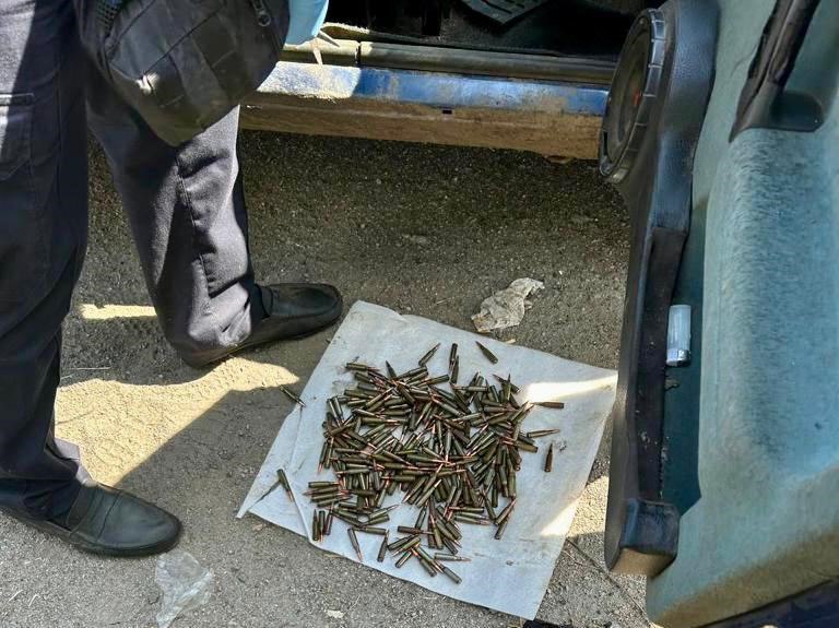 Перевозив зброю та боєприпаси: у Дніпрі поліцейські затримали чоловіка
