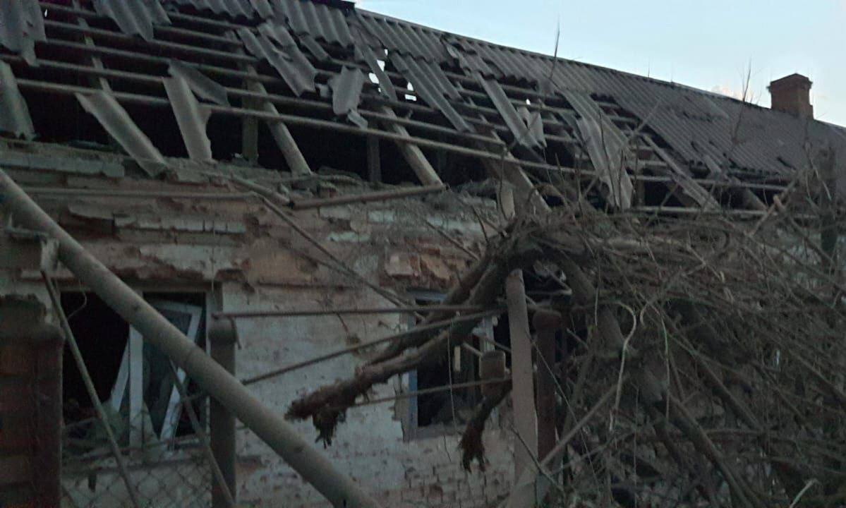 Пошкоджені будинки та ЛЕП: окупанти вночі 4 рази обстріляли Нікопольщину - рис. 2