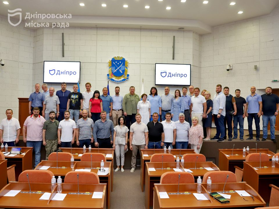 Під час сесії міськради лікарям вручили почесні нагороди від мешканців Дніпра - рис. 6