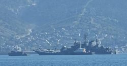 После атаки морских дронов в Новороссийске тонет большой десантный корабль рф - рис. 4