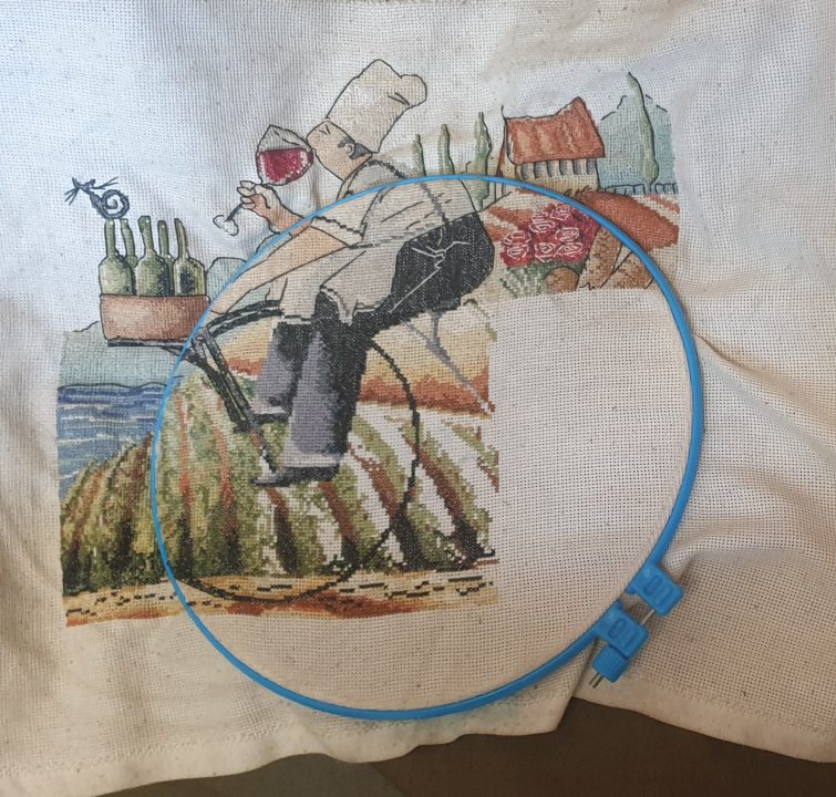 Коли вишию останній хрестик - Україна переможе: підполковник Нацгвардії створює панно Перемоги - рис. 3