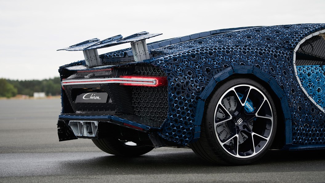 В Чехии собрали Bugatti Chiron из более миллиона деталей Lego - рис. 6