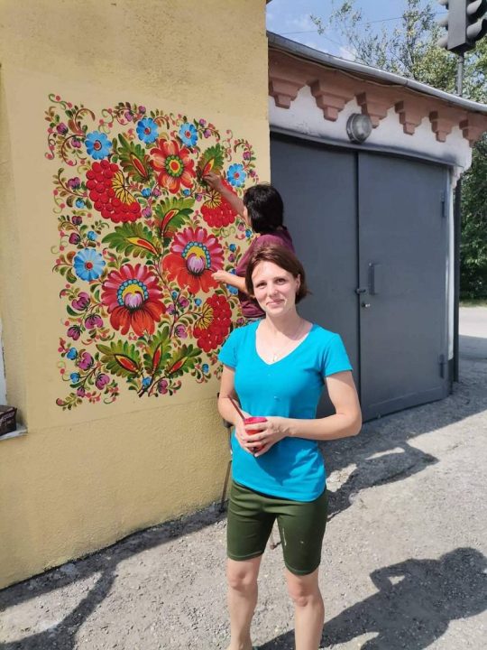 "Спасателям за нелегкий труд": в Петриковке одну из пожарных частей превратили в арт-объект - рис. 4