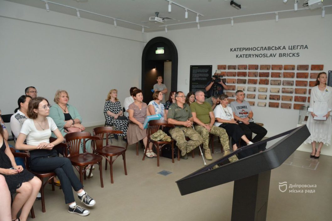 В Музее истории Днепра презентовали проект «Голос війни» - рис. 2