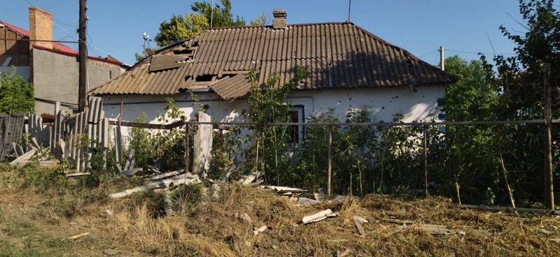 Пошкоджені будинки, газопроводи та ЛЕП: загарбники протягом дня 4 рази обстріляли Нікопольщину