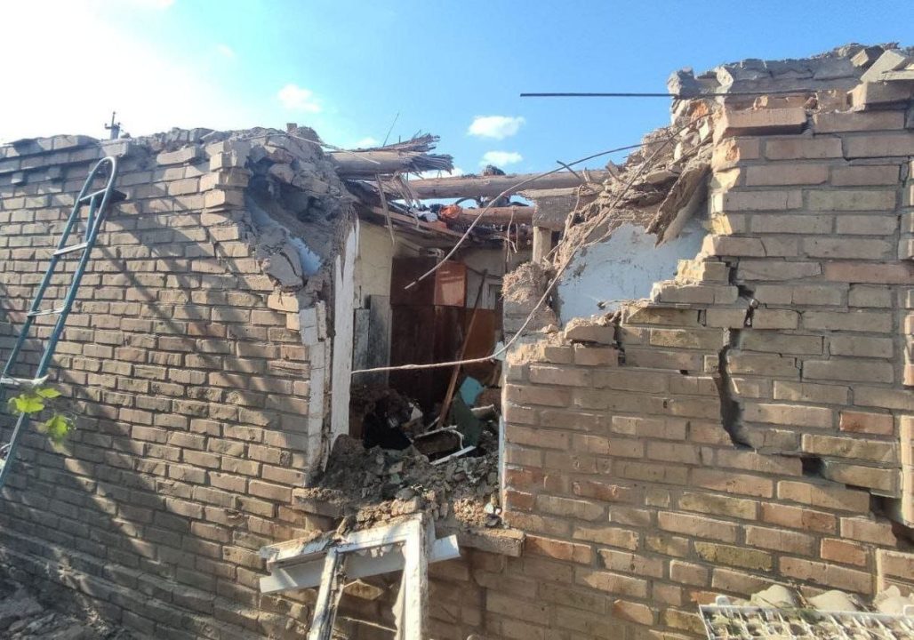Повреждены дома и ЛЭП: в течение дня российские оккупанты трижды обстреливали Днепропетровщину - рис. 4