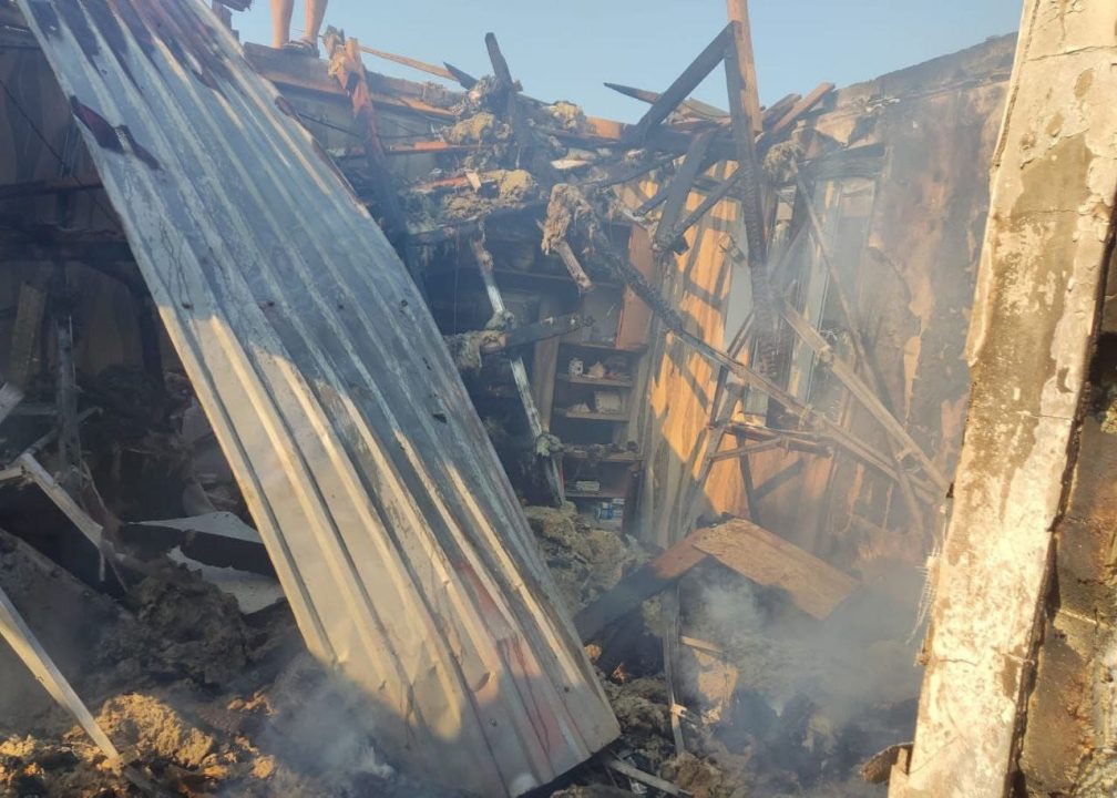 Пошкоджені будинки та ЛЕП: протягом дня російські окупанти тричі обстрілювали Дніпропетровщину - рис. 5
