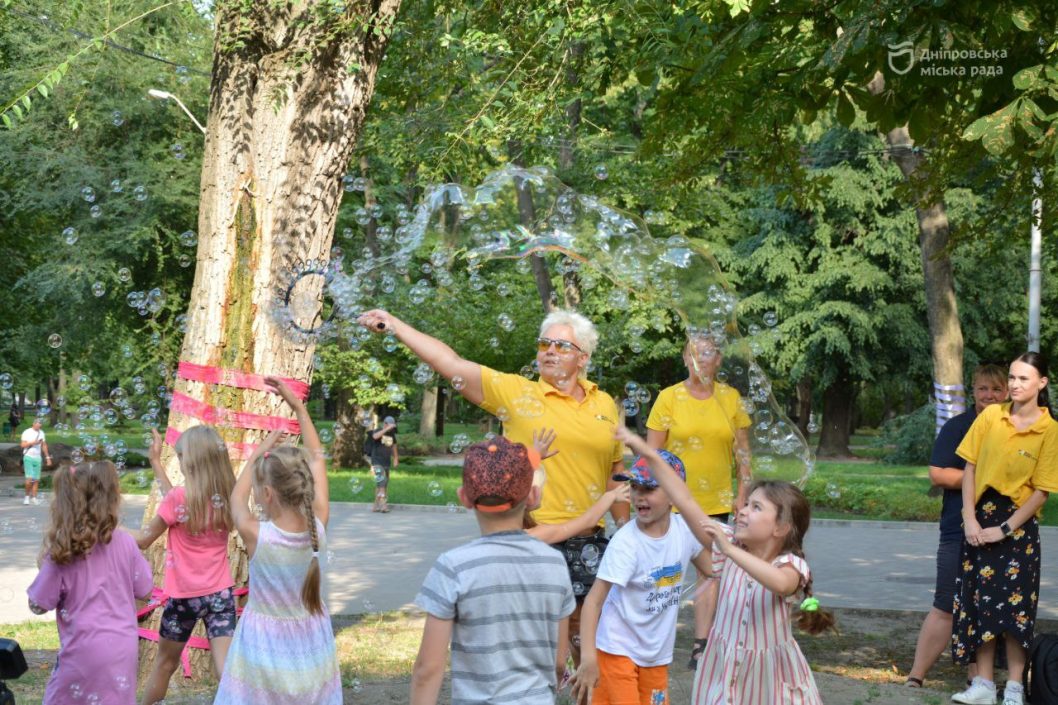 У парках Дніпра регулярно організовують дозвілля для дітей та їх батьків - рис. 1