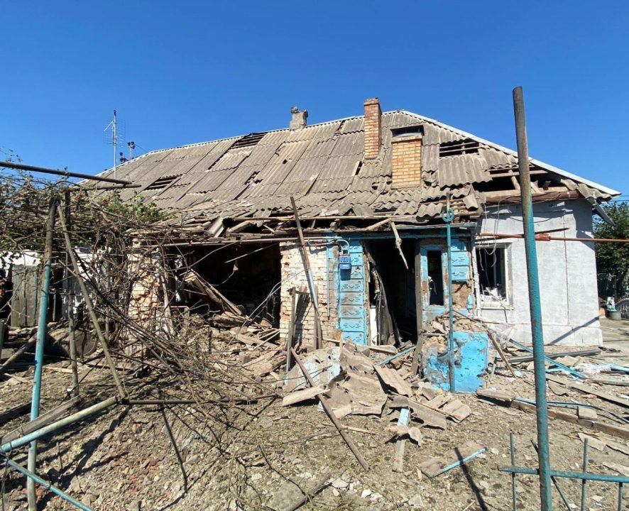 Российские оккупанты трижды за день обстреляли Никопольский район: пострадала 82-летняя женщина - рис. 3