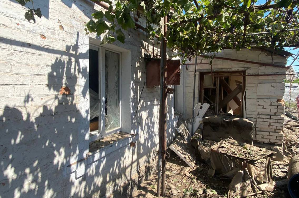 Российские оккупанты трижды за день обстреляли Никопольский район: пострадала 82-летняя женщина - рис. 2