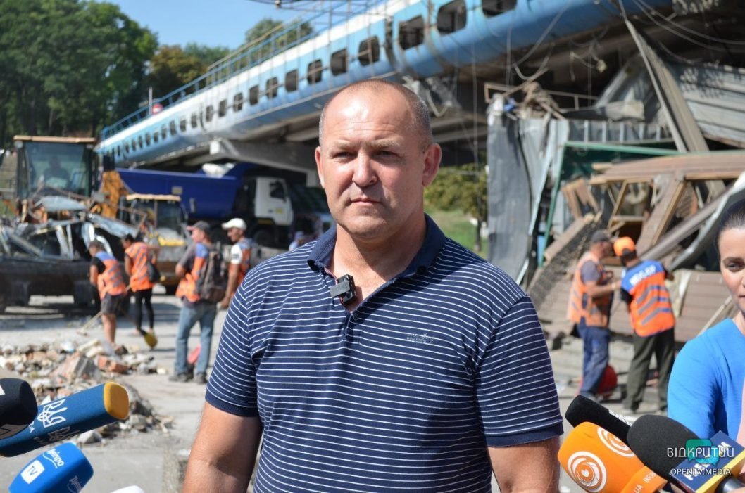 Пошкоджені МАФи, будинки та автовокзал: наслідки ракетного удару по Дніпру  - рис. 1