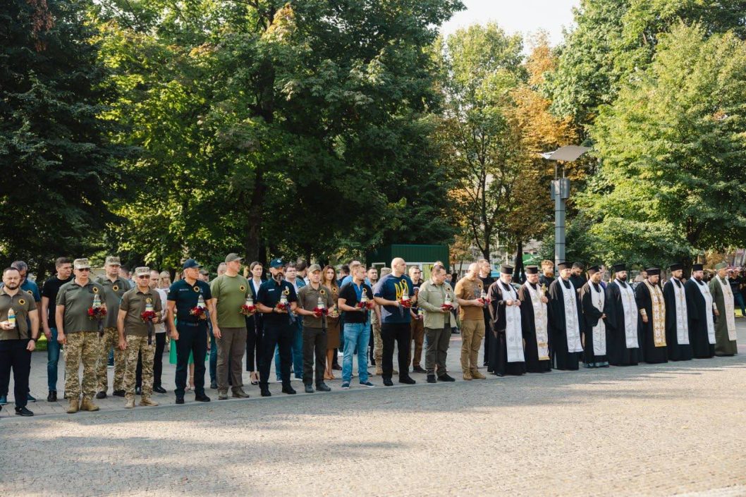 У Дніпрі вшанували пам'ять загиблих українських воїнів - рис. 2