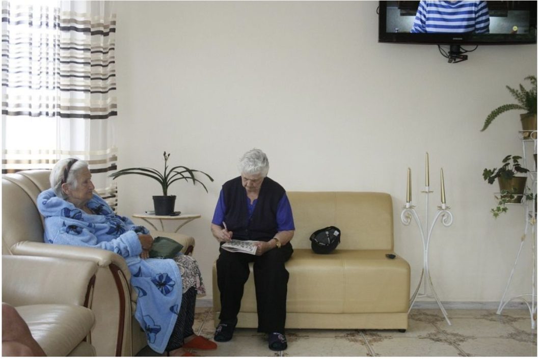 Как оформить пожилого человека в дом престарелых в Днепре