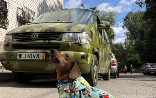 В Днепре пес Кокс передал защитникам Украины автомобиль - рис. 3