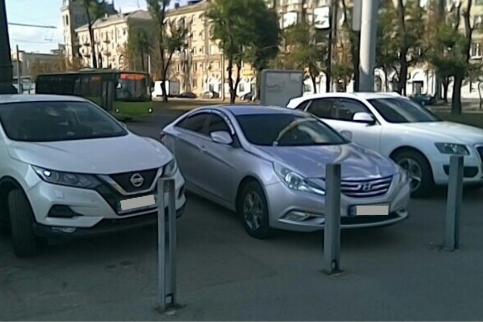 Топ-5 автохамів тижня: у Дніпрі через порушення правил паркування евакуйовано 120 автівок