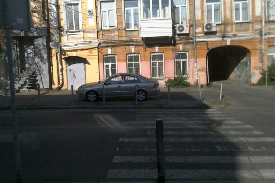 Топ-5 автохамів тижня: у Дніпрі через порушення правил паркування накладено 3700 штрафів