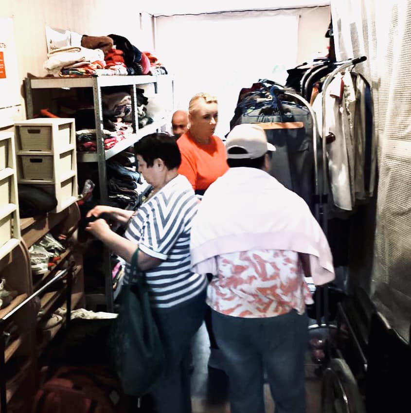 Червоний Хрест закликає криворожан приносити старий одяг для гуманітарної допомоги