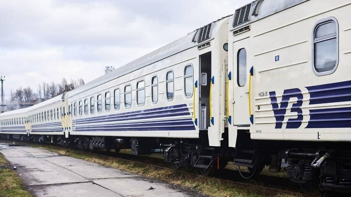 У жовтні Укрзалізниця змінить графік руху потяга, що курсує через Дніпро
