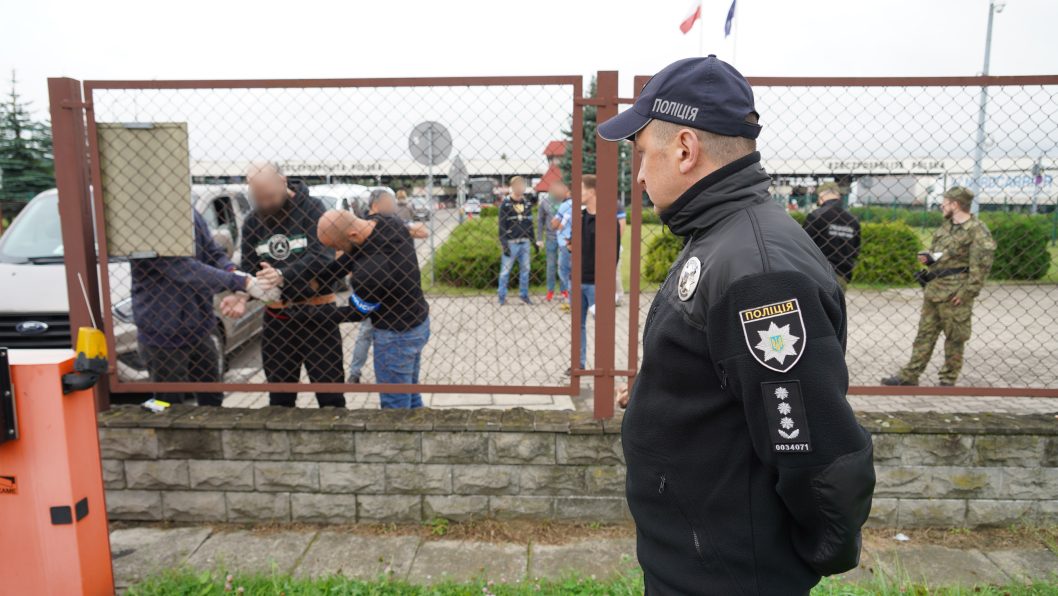 У Дніпрі Українські правоохоронці спільно з Чешськими розкрили діяльнісь міжнародної злочинної групи