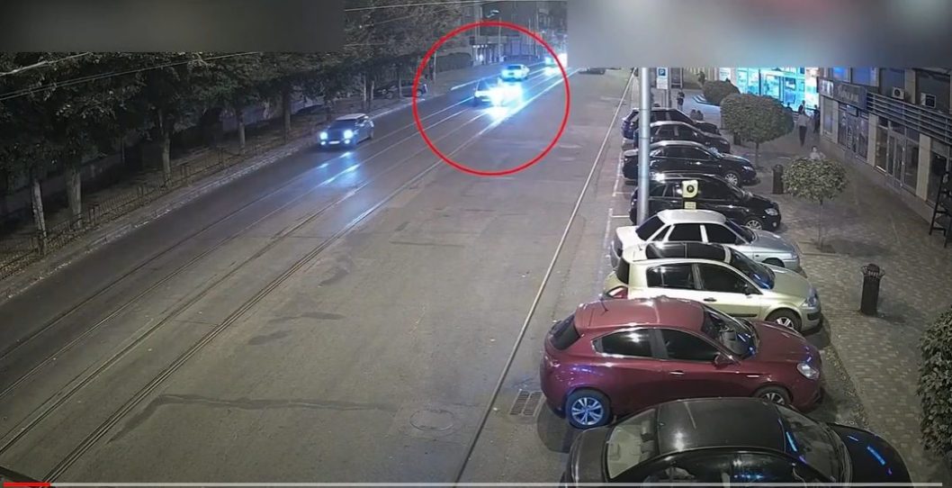 У Дніпрі водій авто Citroen збив дитину на електросамокаті: відео моменту