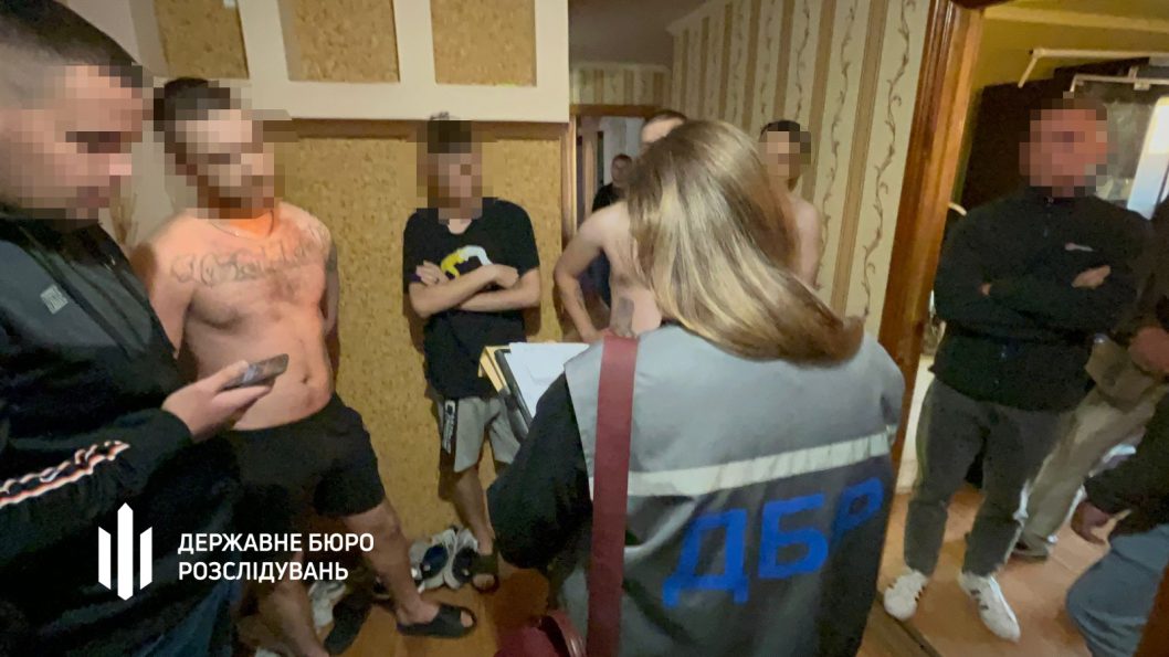 У Дніпрі викрили call-центр який ошукував українських біженців у Польщі (Фото)