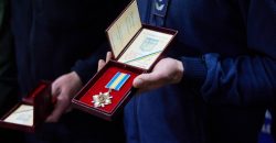 Військовослужбовців з Дніпропетровщини посмертно відзначили державними нагородами
