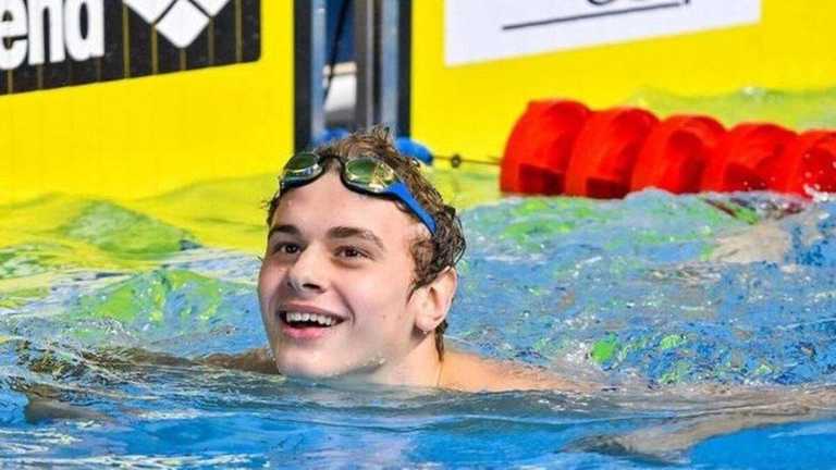 Золотая медаль, лицензия на Олимпиаду и новый рекорд: пловец из Днепра стал чемпионом мира среди юниоров - рис. 1