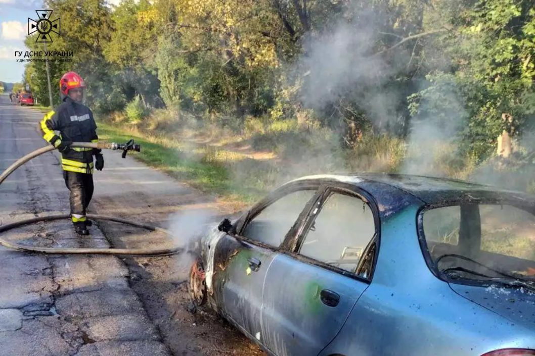 У Новомосковську під час руху вщент згорів легковий автомобіль - рис. 2