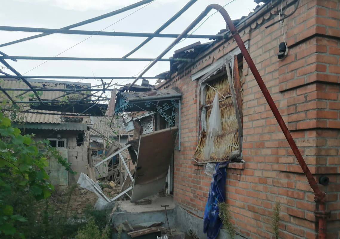 Российские оккупанты дважды обстреляли Никополь: травмирована пожилая женщина - рис. 3