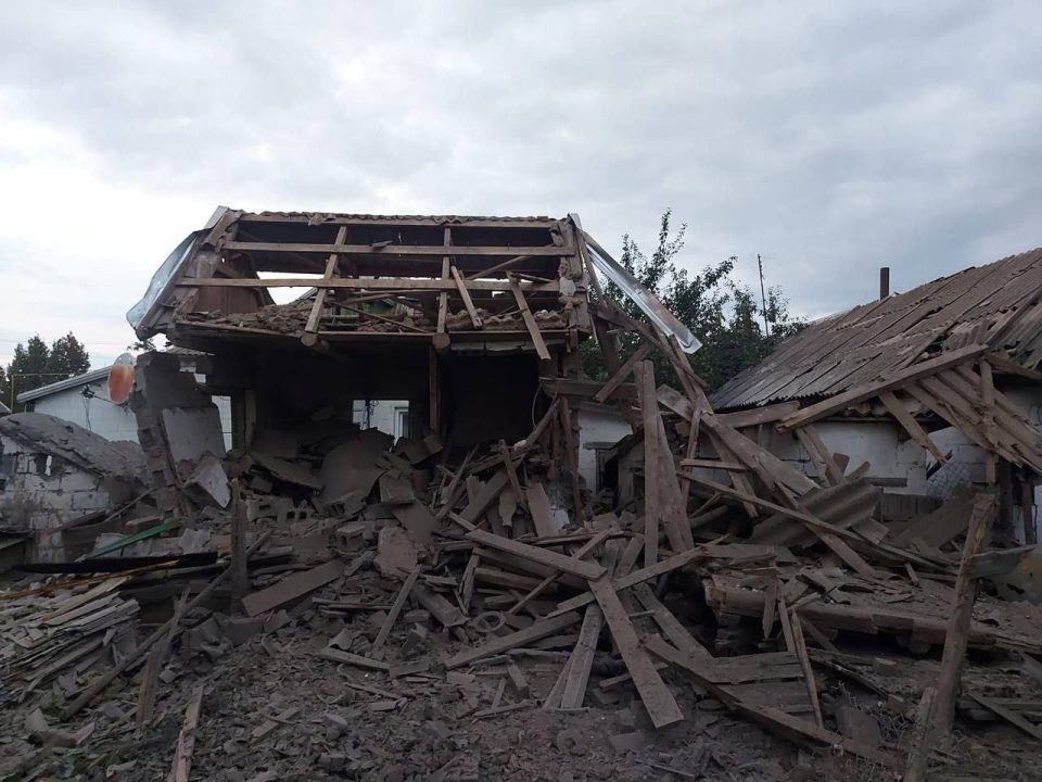 Російські окупанти обстріляли громади Дніпропетровщини: пошкоджено житлові будинки  - рис. 2