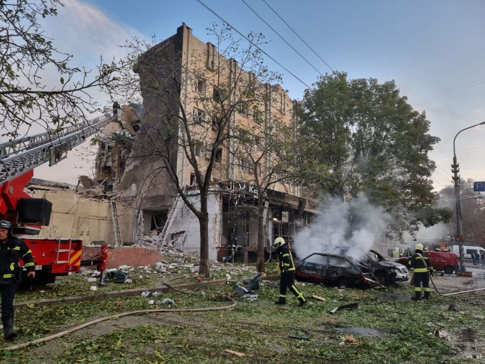 Масштабная ракетная атака по Украине: что известно - рис. 1