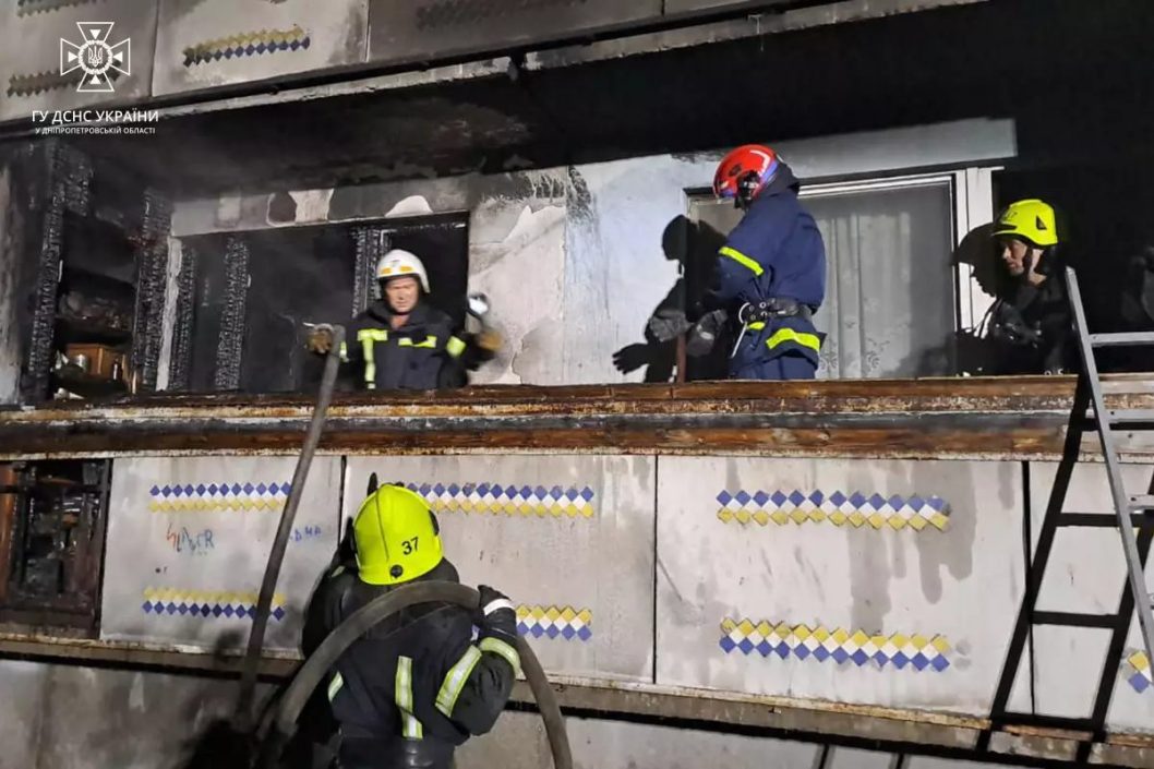 На Днепропетровщине во время пожара в квартире спасли 85-летнего мужчину - рис. 2