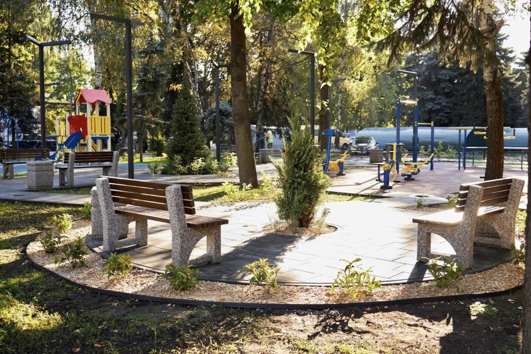 В Днепре открыли новый минисквер - рис. 3