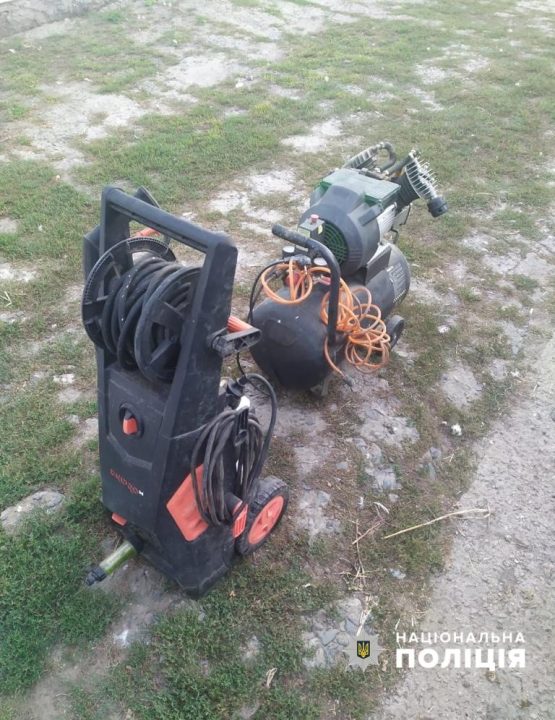 На Дніпропетровщині два чоловіки обкрадали фермерів