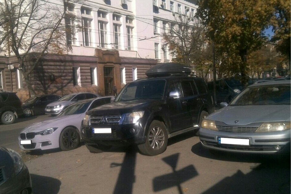 В Днепре за прошедшую неделю выписали более 4 тысяч штрафов за неправильную парковку - рис. 1
