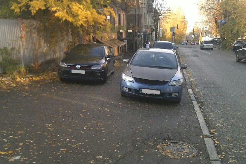 В Днепре за прошлую неделю наложено более 4 000 штрафов за нарушение правил парковки - рис. 2