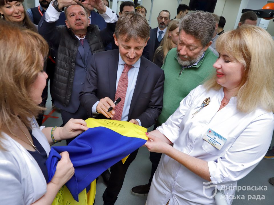 Посол Італії Дзадзо відвідав одну з лікарень Дніпра та анонсував підтримку міста в медичній галузі — реабілітації та протезуванні 