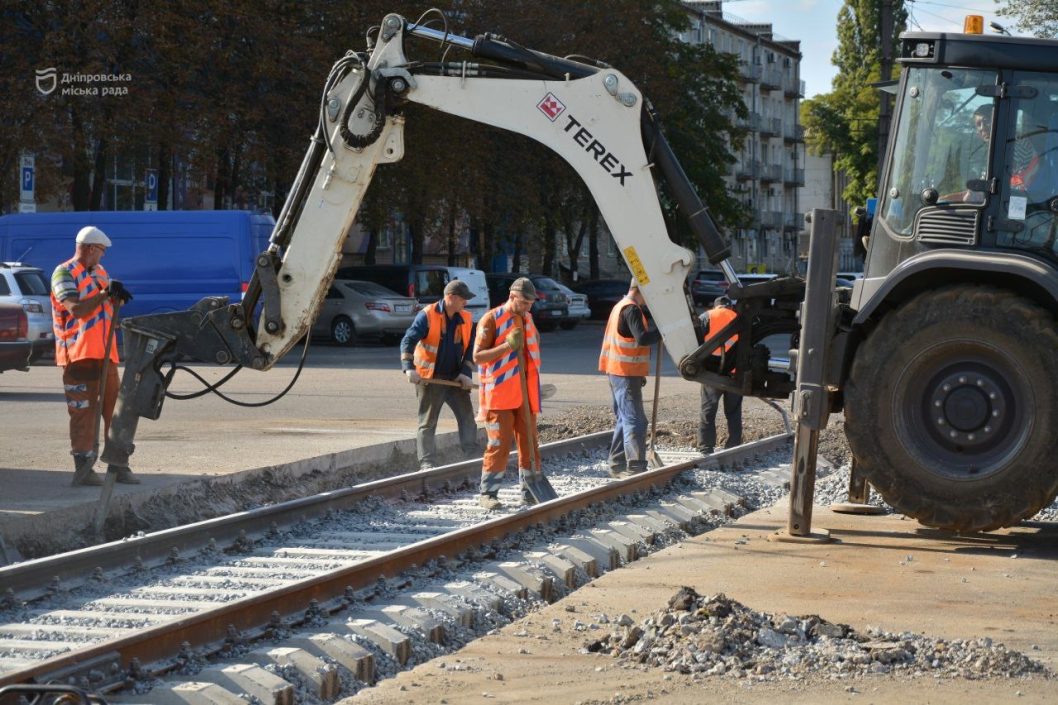 У Дніпрі завершили ремонт аварійного трамвайного переїзду на три дні раніше - рис. 6
