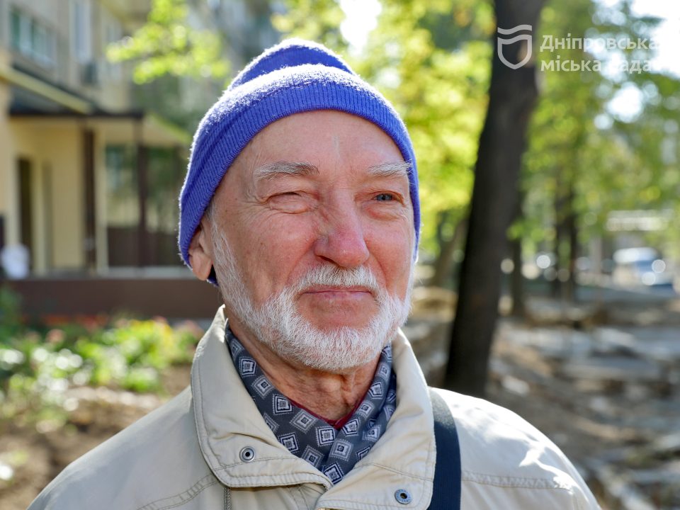 «Все приведуть до ладу»: мешканці найдовшого у Дніпрі будинку розповіли про ремонт у своїх дворах