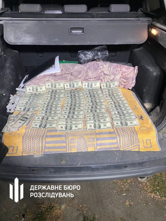 У Дніпрі ДБР затримано прокурора на вимаганні хабаря