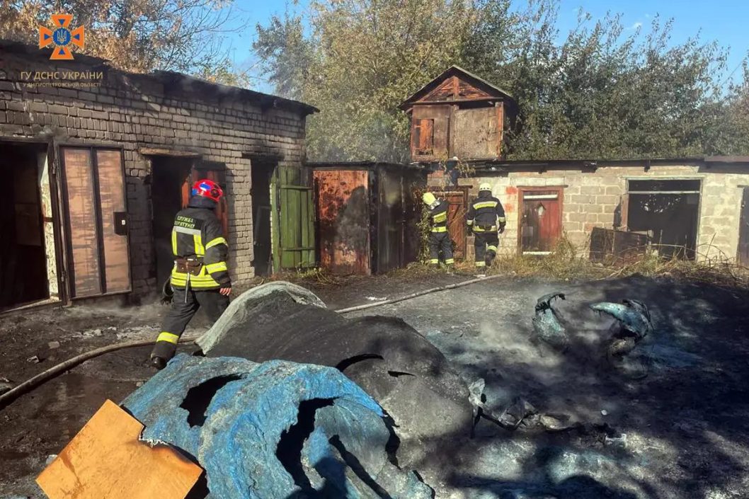 Стовп чорного диму було видно здалеку: у Дніпрі сталася масштабна пожежа - рис. 2