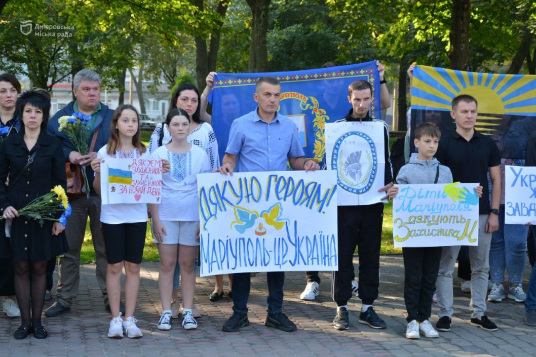 У Дніпрі у День захисників та захисниць України вшанували полеглих героїв - рис. 10
