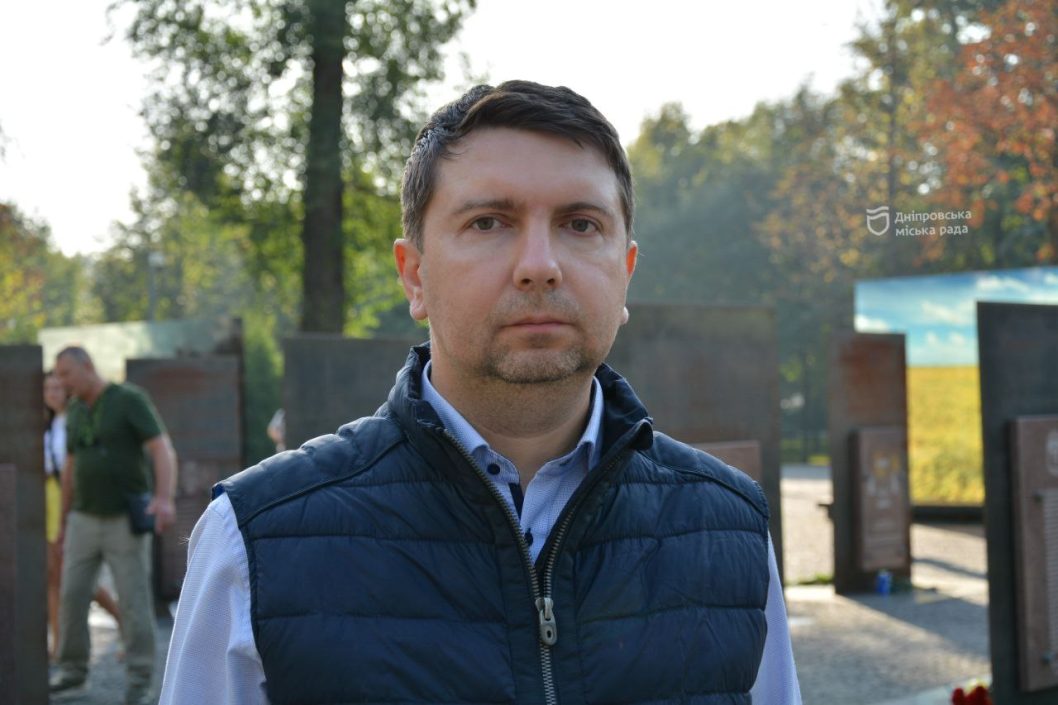 У Дніпрі у День захисників та захисниць України вшанували полеглих героїв - рис. 6