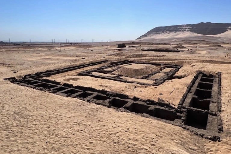 У Єгипецькій гробниці археологи знайшли вино, якому 5 тисяч років (фото)