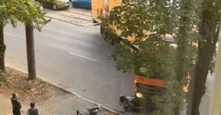 У Дніпрі фура збила скутериста (Фото)
