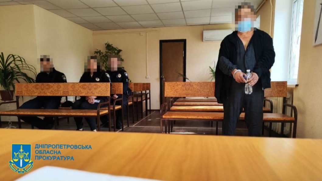 На Днепропетровщине суд взял под стражу педофила, изнасиловавшего 13-летнего мальчика - рис. 1