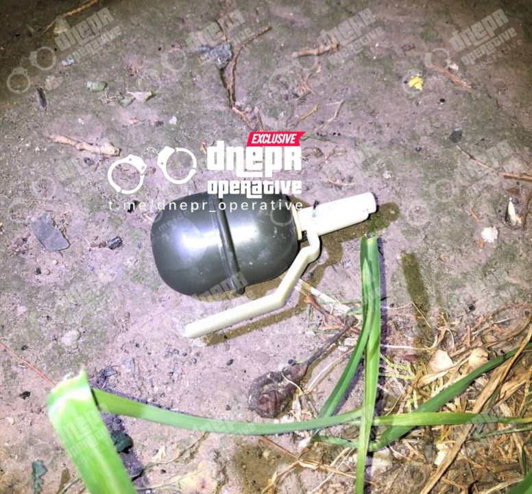 В Днепре в сквере на улице Коробова обнаружили гранаты - рис. 1