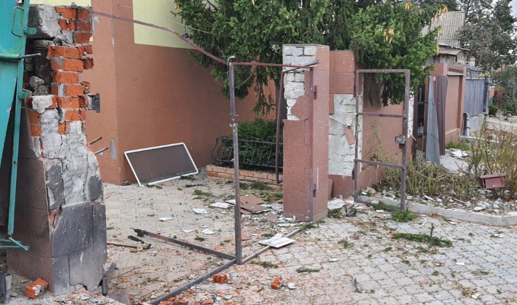 Пошкоджені будинки, ЛЕП та агрофірма: російські окупанти атакували Дніпропетровщину дронами та артилерією